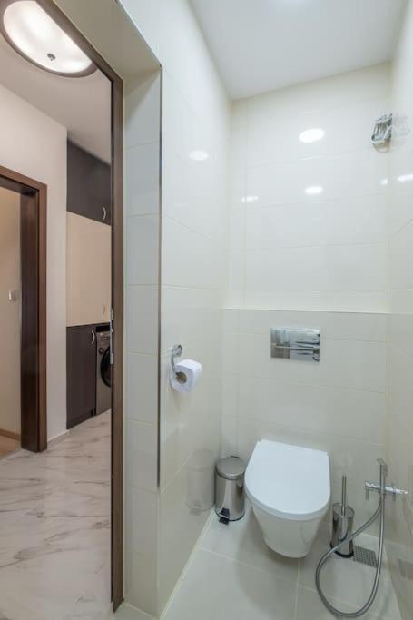 Top Location, Brand New 3 Bdrm Apt & Free Parking Sofia Eksteriør bilde